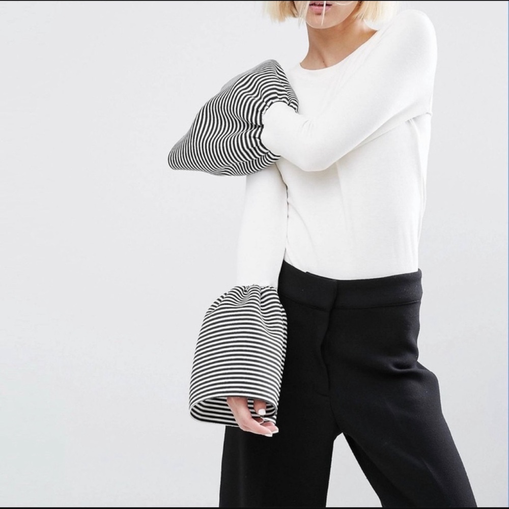 Style Mafia Locka Top Bell Sleeve Statement Black White Stripe Small